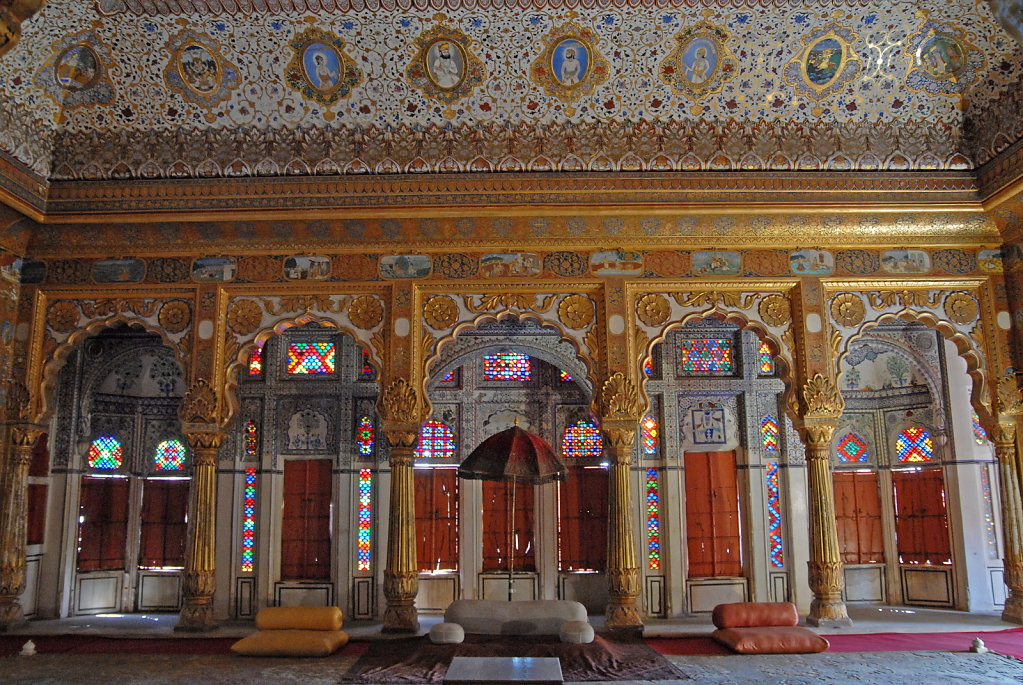Inside the Phool Mahal (Flower Palace)