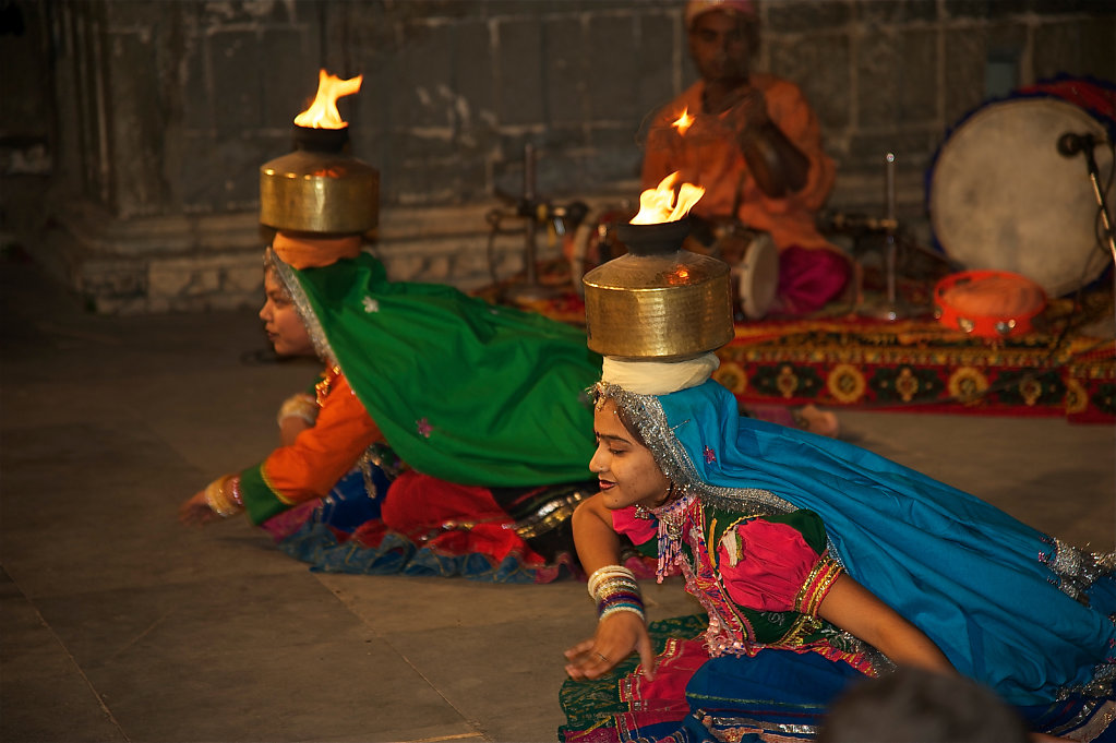 Chari Dance Performers 2